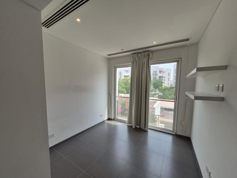 4 BR + Maid’s Room Elegant Townhouse with Maid’s Room in Al Mouj