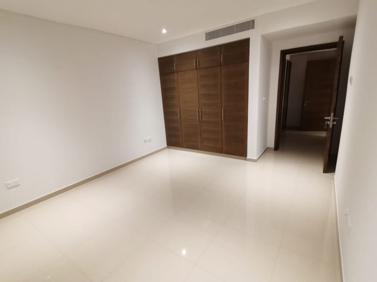 1 BR Modern Stunning Freehold Apartment in Al Mouj with Shared Amenities