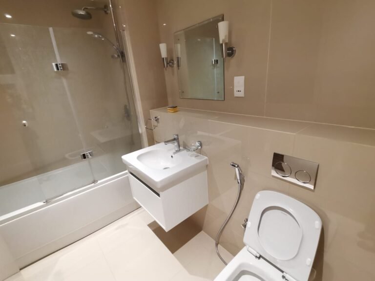 1 BR Modern Stunning Freehold Apartment in Al Mouj with Shared Amenities